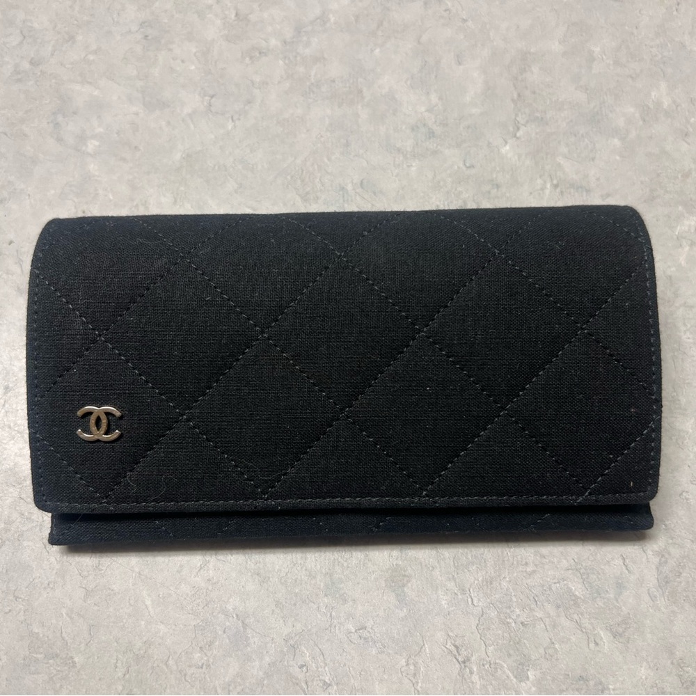 CHANEL QUILTED CC LOGO SUNGLASSES CASE